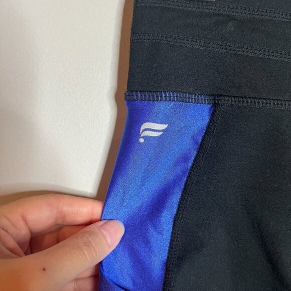 Fabletics Powerhold black and blue athletic crops - Picture 3 of 5